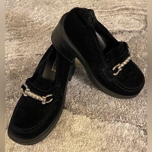 Xhiliration Black Velvet Chunky Loafers Size 8, 90’s 🖤